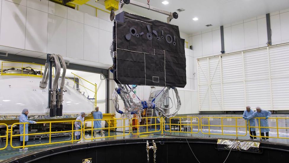 The Solar Orbiter's panels have to be able to withstand temperatures as high as 500C (ESA) The Solar Orbiter's panels have to be able to withstand temperatures as high as 500C (ESA)