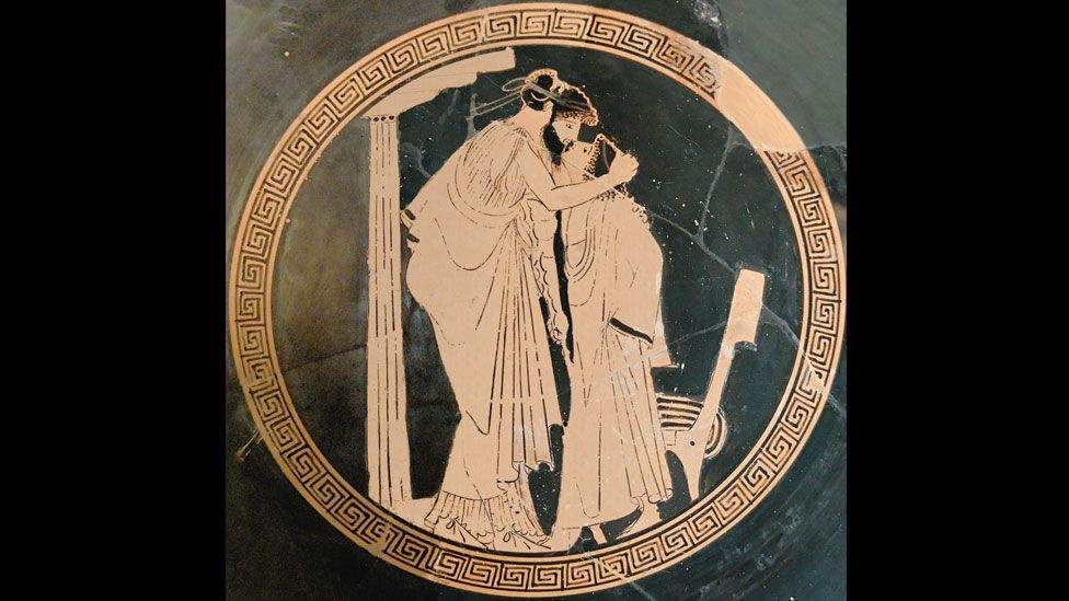 Attic red-figured cup, (c 480 BC) Attic red-figured cup, (c 480 BC)