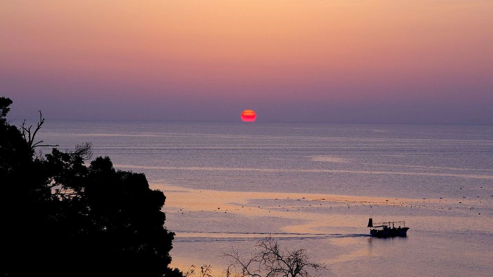 Dawn in Toyama Bay (Credit: Tsuda/Dawn in Toyama Bay/Flickr/CC BY-SA 2.0)