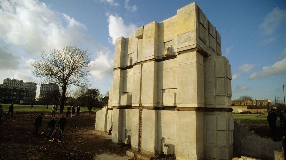 Ghost of Water Row on the banks of the Clyde in Glasgow, is a new take on the weavers cottages that once stood on the site (Credit: Alamy) Ghost of Water Row on the banks of the Clyde in Glasgow, is a new take on the weavers cottages that once stood on the site (Credit: Alamy)
