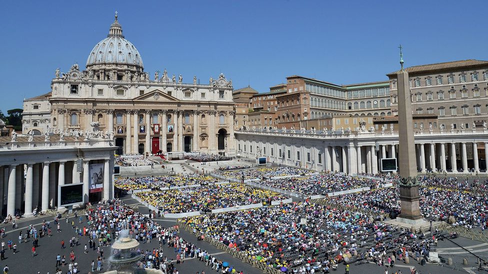 St Peter's Basilica during holy mass (Credit: Alberto Pizzoli/AFP/Getty)