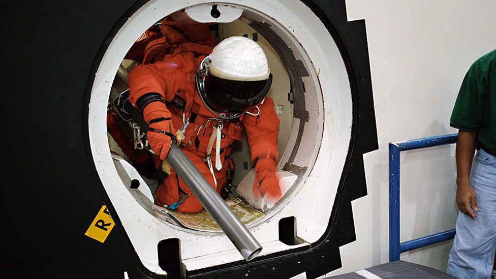Moving the whole seven-person crew on board Columbia to Atlantis would have taken at least 48 hours (Credit: Nasa) Moving the whole seven-person crew on board Columbia to Atlantis would have taken at least 48 hours (Credit: Nasa)