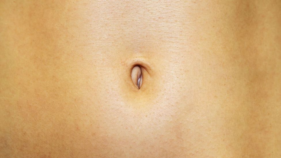 Why do some people collect belly button fluff, but others don't? (Credit: Getty Images)