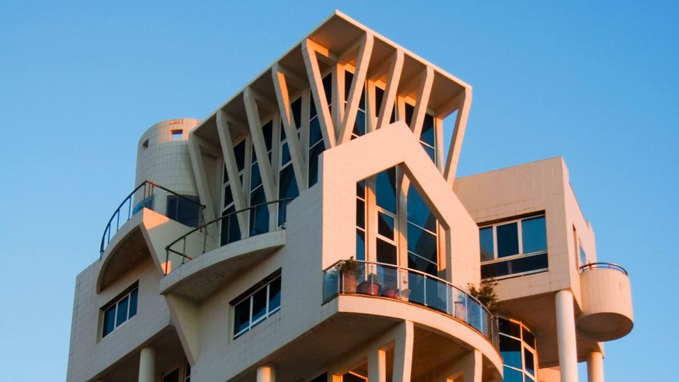 Unique architecture dots Tel Aviv (Credit: Alamy)