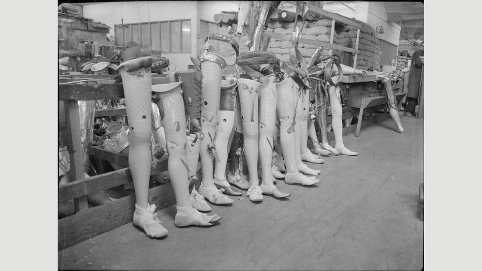 Lesser-known things about prosthetic legs - BBC News