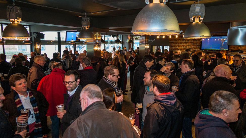 New pubs were designed with characteristics like few tables and noisy surroundings, which encouraged people to drink more (Credit: David Gee/Alamy Stock Photo) New pubs were designed with characteristics like few tables and noisy surroundings, which encouraged people to drink more (Credit: David Gee/Alamy Stock Photo)