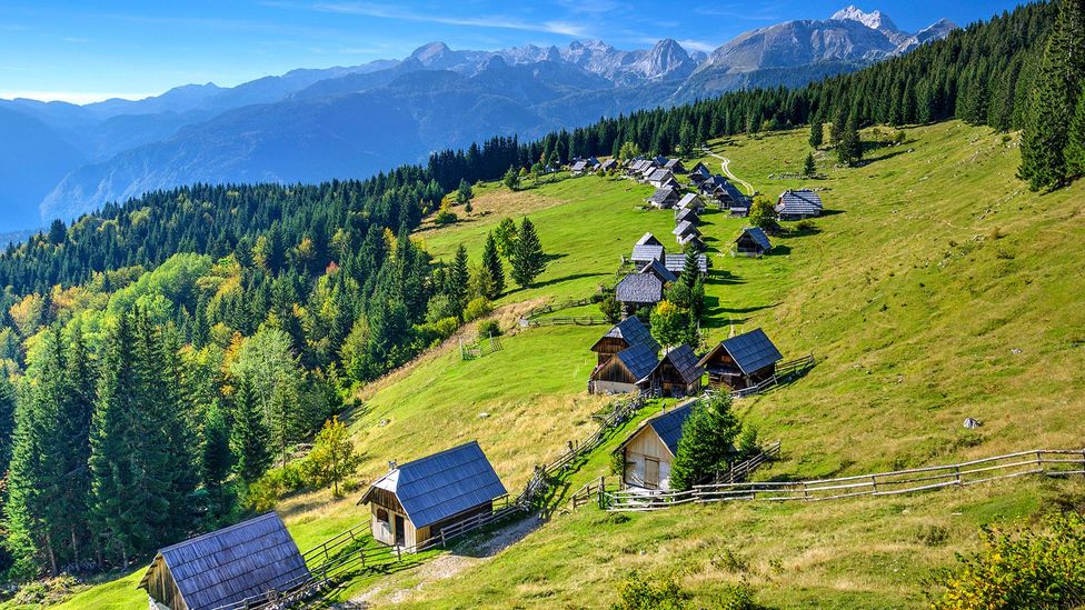 Wooden houses make Bohinj feel timeless (Credit: zkbld/Thinkstock) Wooden houses make Bohinj feel timeless (Credit: zkbld/Thinkstock)