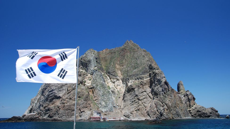Liancourt rocks, also known as the Dokdo islands, are a series of tiny islets controlled by South Korea (Credit: Wikipedia/Ulleungdont/CC BY 2.0)