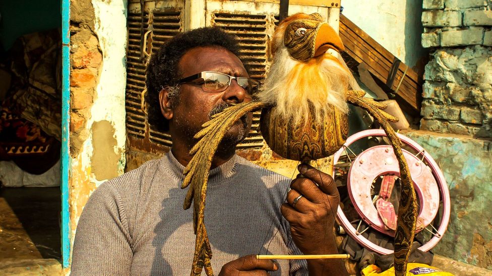Puran Bhatt expertly wields his handcrafted puppet (Credit: Mariellen Ward)