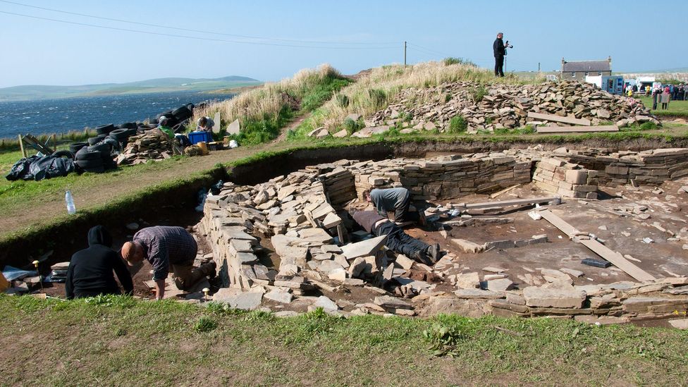 Archaeologists dig at the Ness of Brodgar on the last day of the 2015 season (Credit: Amanda Ruggeri) Archaeologists dig at the Ness of Brodgar on the last day of the 2015 season (Credit: Amanda Ruggeri)