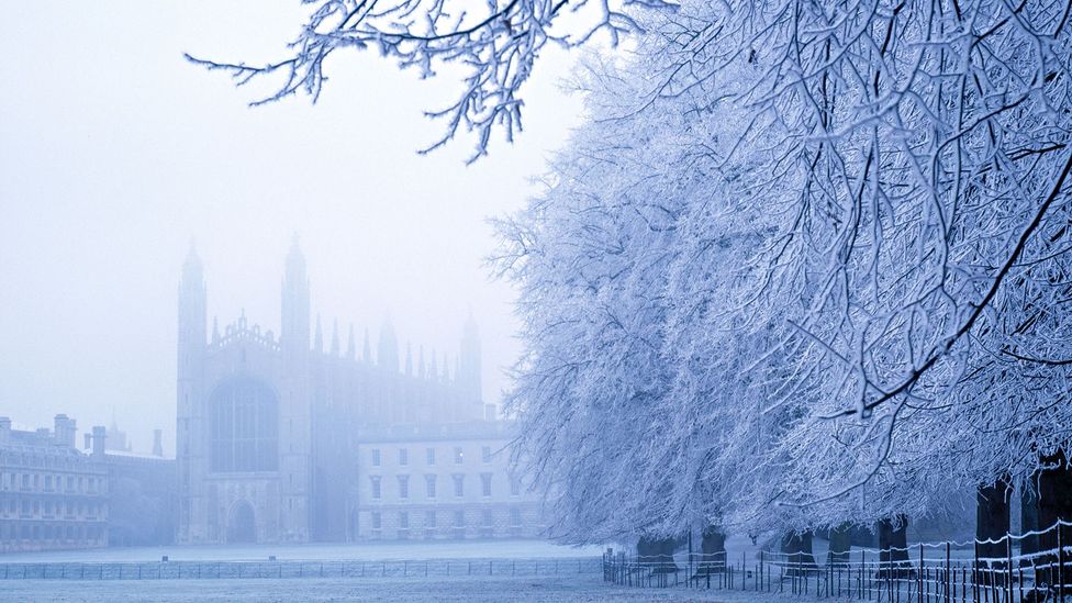 The UK has only had a Christmas snow four times in the last 51 years, but that hasn't kept people from talking about it (Credit: Jon Arnold Images Ltd/Alamy)