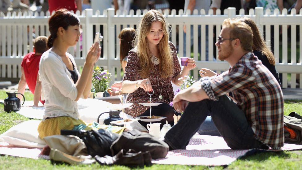 Members of the public enjoy a traditional fika picnic in in 2011 in London (Credit: Getty Images)