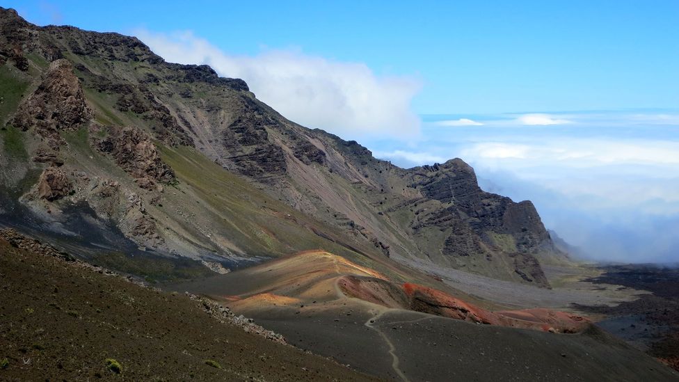 Haleakalā is subject to intense solar radiation and freezing temperatures (Credit: Shannon Wianecki)