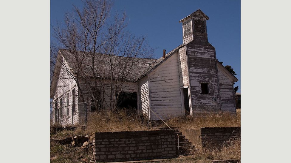 Oklahoma is another state that hosts a raft of now forgotten ghost towns, such as Burbank. In the '20s it was home to 3,000 people, but by 1930 that figure had fallen to just 372. Oklahoma is another state that hosts a raft of now forgotten ghost towns, such as Burbank. In the '20s it was home to 3,000 people, but by 1930 that figure had fallen to just 372.