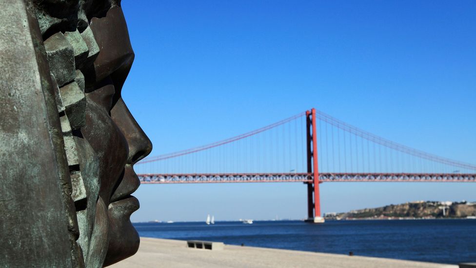 A Lisbon sculpture in memory of famous Fado singer Amalia Rodrigues (Credit: S. Forster/Alamy)