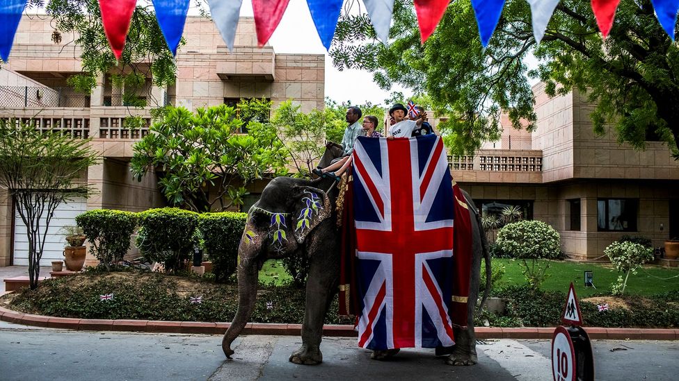 Many expats band together – but does that mean they all live in bubbles? (Credit: Getty Images) Many expats band together – but does that mean they all live in bubbles? (Credit: Getty Images)