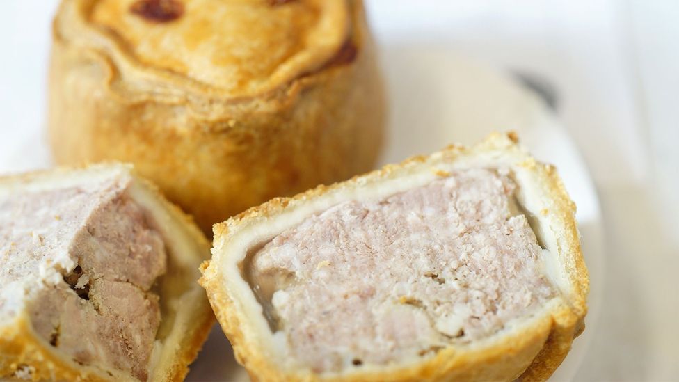 Тини пай. Melton Mowbray Pork pie. Мелтон Моубрей пирог. Melton Mowbray Pork pie история.