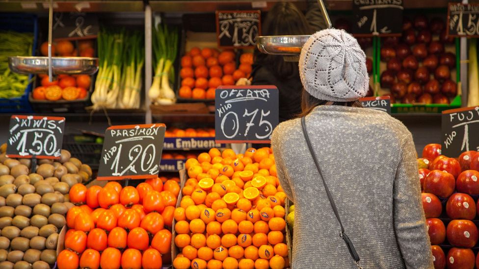 Aspirations of elitism? Knowing the right small talk for the local organic farmers’ market is one way to get a foot in the door (Credit: Alamy) Aspirations of elitism? Knowing the right small talk for the local organic farmers’ market is one way to get a foot in the door (Credit: Alamy)