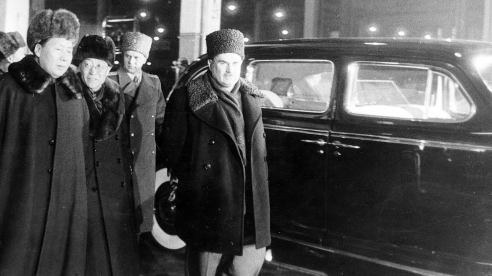 Mao Zedong, rugged up against the Moscow winter, tours an automotive factory on his visit to the USSR in February 1950 (Credit: Sovfoto) Mao Zedong, rugged up against the Moscow winter, tours an automotive factory on his visit to the USSR in February 1950 (Credit: Sovfoto)