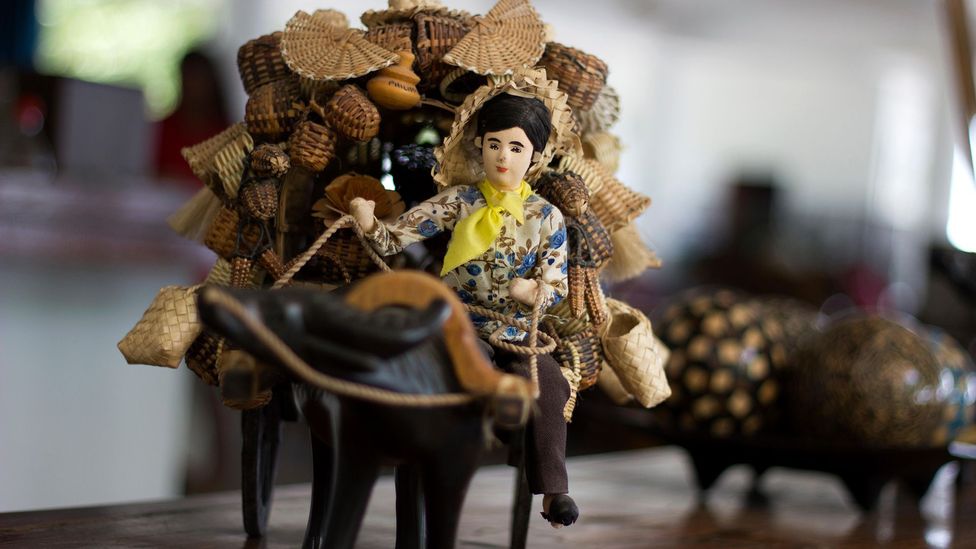 As a gesture of goodwill, tourists take home Filipino trinkets like small wood carvings (Credit: Clifton Galasinao/Alamy)
