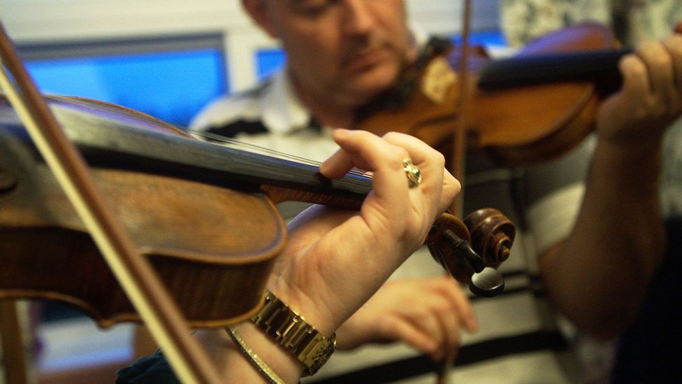Fiddle players on Cape Breton Island, Nova Scotia (Credit: Eliana Alvarez Martinez) Fiddle players on Cape Breton Island, Nova Scotia (Credit: Eliana Alvarez Martinez)