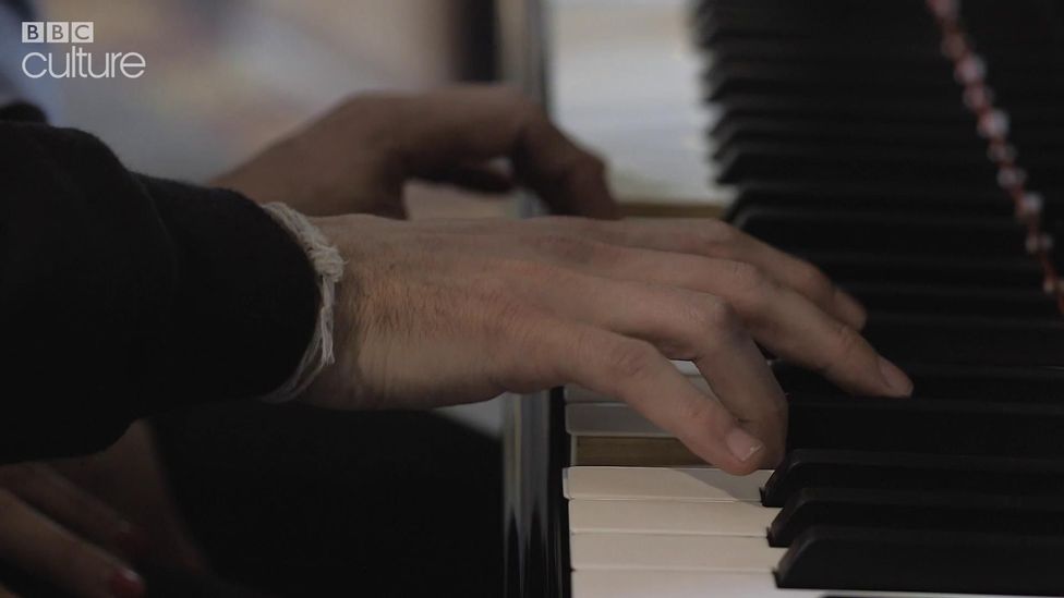 How to learn to play the piano in six weeks