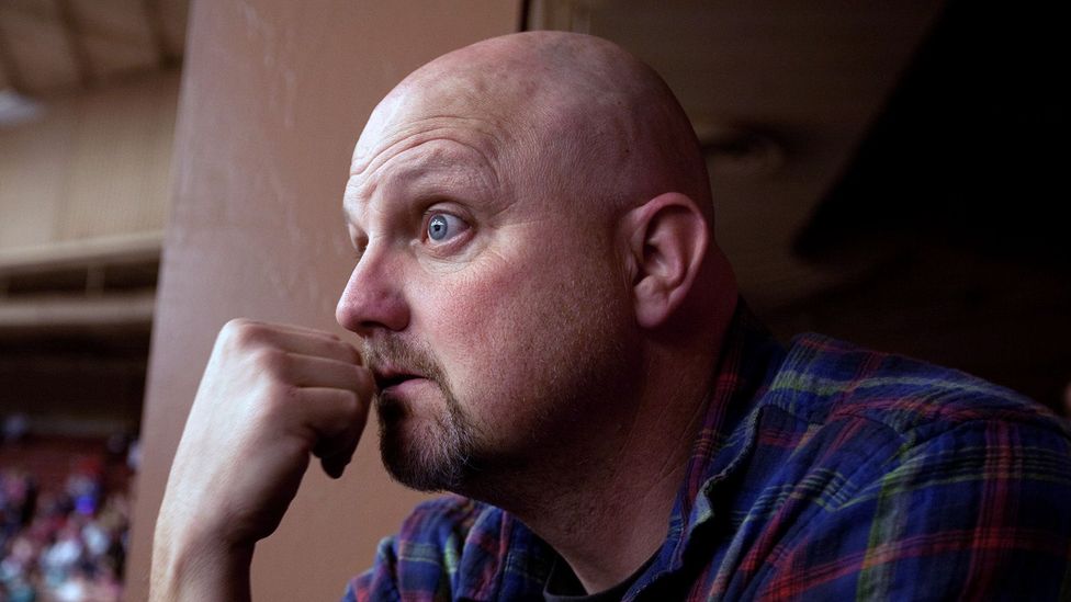 Man hand on chin CEH1 P1 Man hand on chin CEH1 P1