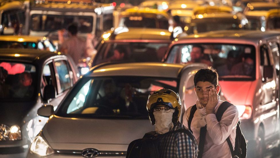 Indian commuters amid heavy rush hour traffic (Credit: Getty Images) Indian commuters amid heavy rush hour traffic (Credit: Getty Images)