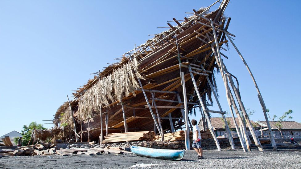 Phinisi is a traditionally carved boat with details borrowed from the Dutch vessels that dominated the seas centuries before (Credit: Diane Selkirk) Phinisi is a traditionally carved boat with details borrowed from the Dutch vessels that dominated the seas centuries before (Credit: Diane Selkirk)