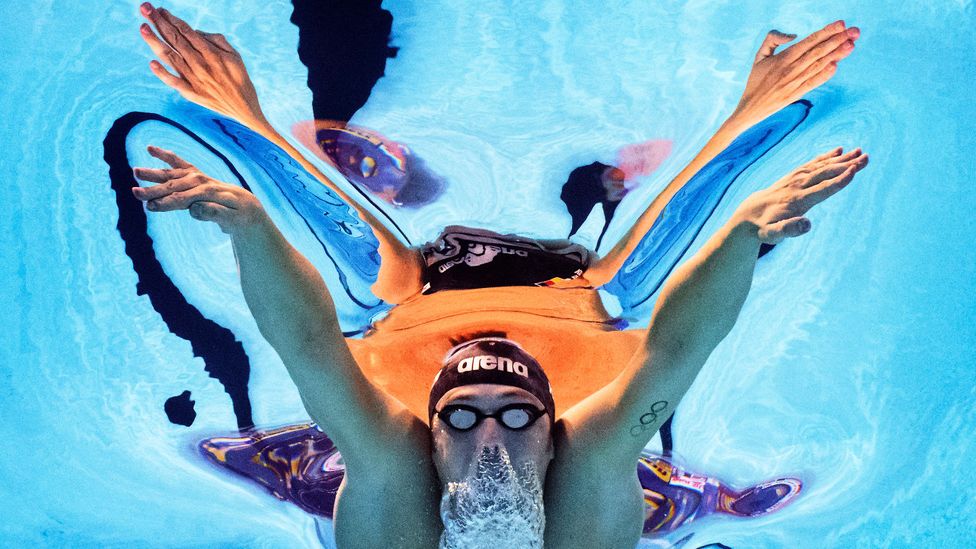 An estimated 73% of US employers offer some sort of healthy living plan as part of their benefits package and 8% of those provide fitness tracking bands. (Credit: Getty Images) An estimated 73% of US employers offer some sort of healthy living plan as part of their benefits package and 8% of those provide fitness tracking bands. (Credit: Getty Images)
