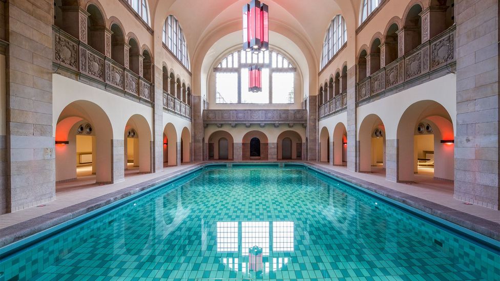 The most beautiful Art Deco swimming pools - BBC Culture