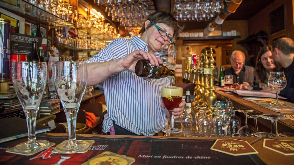 From a restaurateur perspective, tips allow a restaurant to pay their staff less and therefore offer lower menu prices (Credit: Alamy) From a restaurateur perspective, tips allow a restaurant to pay their staff less and therefore offer lower menu prices (Credit: Alamy)