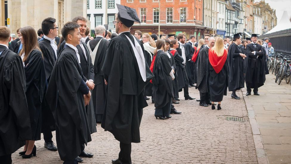Fewer individuals from underprivileged backgrounds are admitted to Oxbridge (Credit: Alamy)