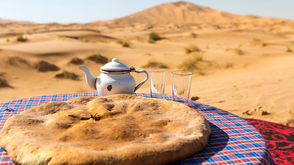 Morocco, Sahara, pizza, madfouna