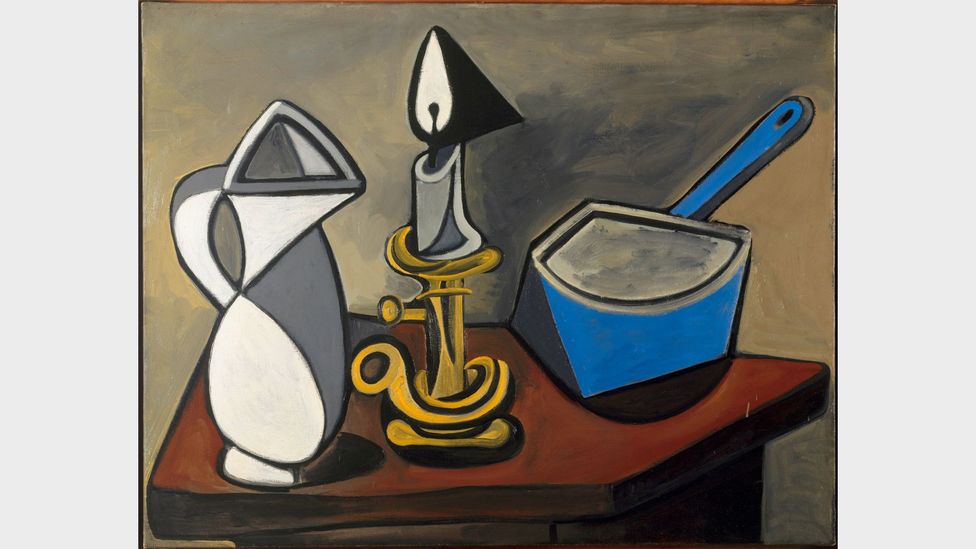 Кувшин, свеча и эмаль Пикассо сводит предметы к самым основным, но
до сих пор узнаваемые формы (Фото: Помпиду, Музей д; Арт Модерн, Париж)