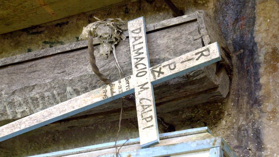 Philippines, hanging coffins, Igorot