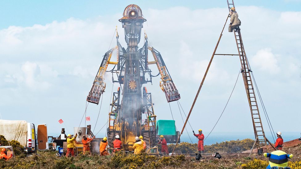 The large-scale puppetry performance The Man Engine integrates Cornish songs (Credit: Alamy) The large-scale puppetry performance The Man Engine integrates Cornish songs (Credit: Alamy)