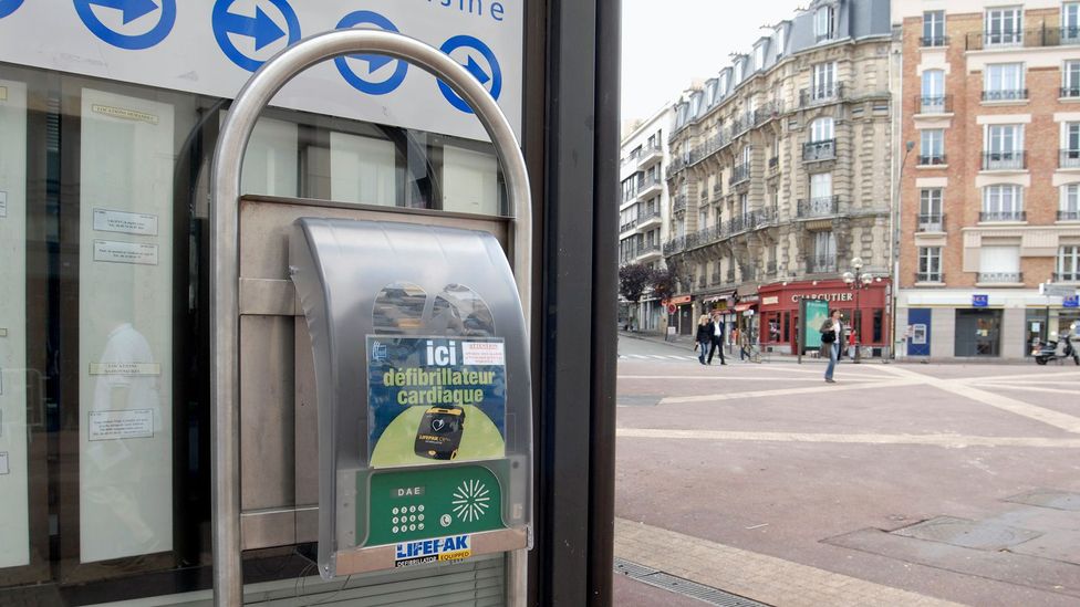Even though defibrillators often can be found in many public places, many people remain intimidated to use them (Credit: Getty Images) Even though defibrillators often can be found in many public places, many people remain intimidated to use them (Credit: Getty Images)