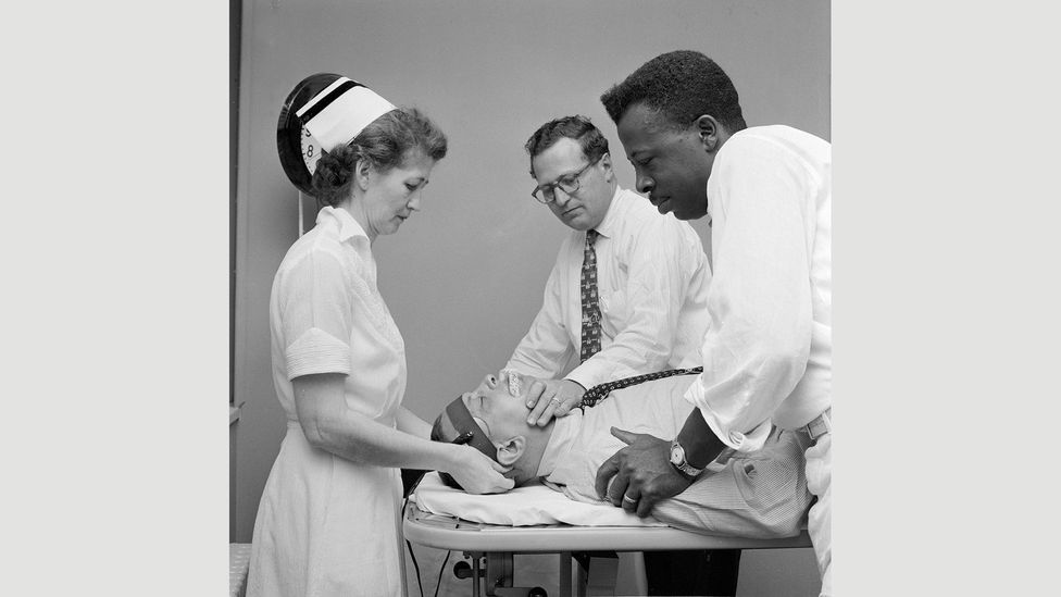 electroshock-therapy-1950s