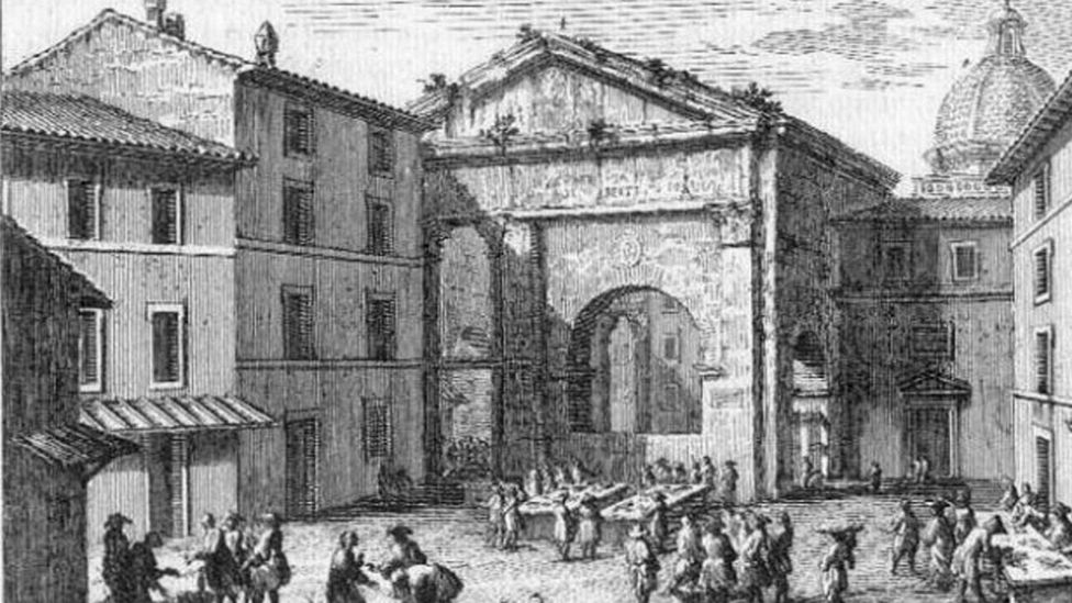 Carciofi alla giudia were created several hundred years ago by women operating friggitorie, or food stalls, in Il Ghetto (Credit: Nonna Betta)