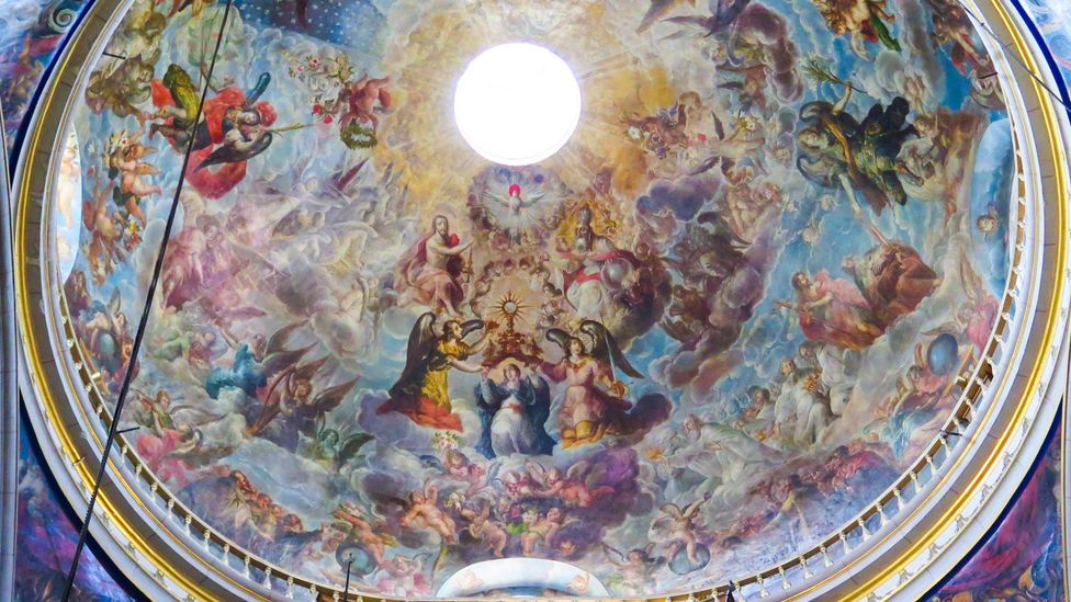 Villalpondo painted this cúpula of the major altar at the cathedral in Puebla, Mexico in 1688 – the blues are just as vibrant today (Credit: Devon Van Houten Maldonado) Villalpondo painted this cúpula of the major altar at the cathedral in Puebla, Mexico in 1688 – the blues are just as vibrant today (Credit: Devon Van Houten Maldonado)
