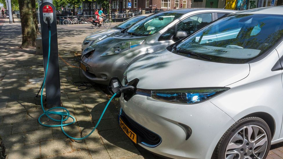 Could airliner charging become as common as electric car charging? (Credit: Alamy) Could airliner charging become as common as electric car charging? (Credit: Alamy)