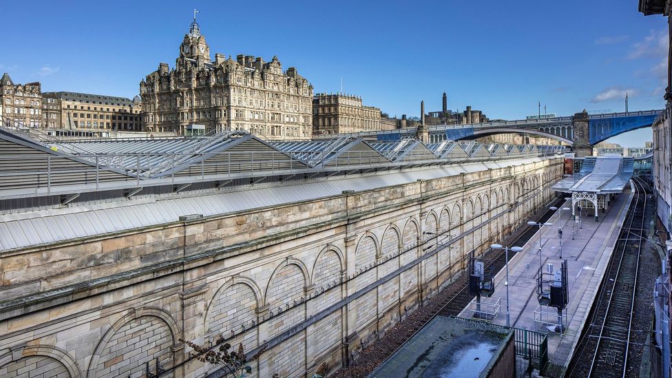 The Balmoral’s clock is purposefully fast to allow travellers extra time to catch their trains from the neighbouring Waverley Station (Credit: Simon Hart/Alamy) The Balmoral’s clock is purposefully fast to allow travellers extra time to catch their trains from the neighbouring Waverley Station (Credit: Simon Hart/Alamy)