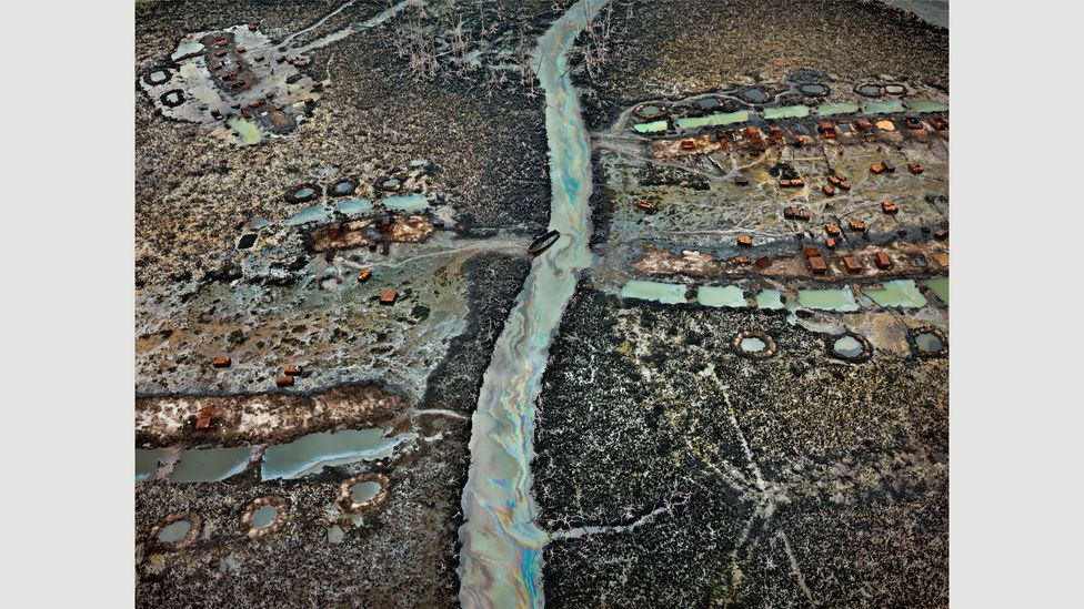 Oil Bunkering #1, Niger Delta, Nigeria, 2016 (Credit: Edward Burtynsky, courtesy Flowers Gallery, London/Metivier Gallery, Toronto) Oil Bunkering #1, Niger Delta, Nigeria, 2016 (Credit: Edward Burtynsky, courtesy Flowers Gallery, London/Metivier Gallery, Toronto)