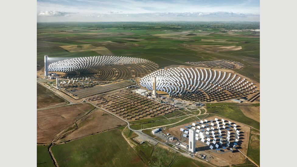 PS10 Solar Power Plant Seville, Spain, 2013 (Credit: Edward Burtynsky, courtesy Flowers Gallery, London/Metivier Gallery, Toronto) PS10 Solar Power Plant Seville, Spain, 2013 (Credit: Edward Burtynsky, courtesy Flowers Gallery, London/Metivier Gallery, Toronto)