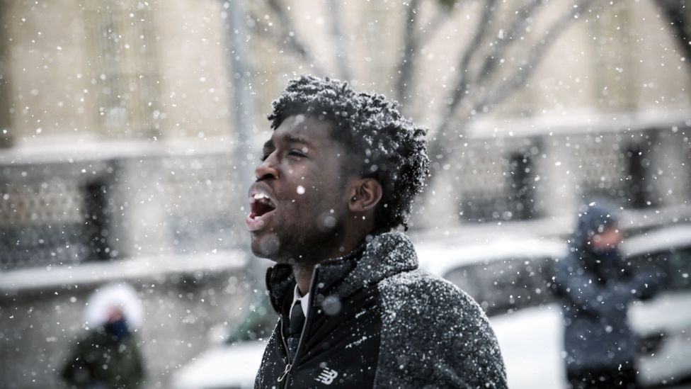 Whenever cold temperatures strike, myths about staying warm spread (Credit: Getty Images)