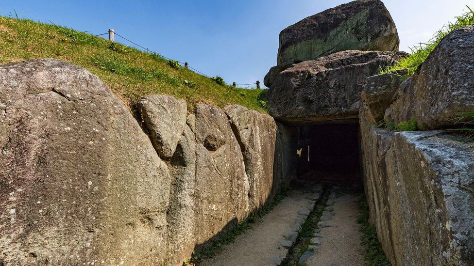 Between the 3rd and 6th Centuries AD, large tombs known as Kofun began appearing as the social hierarchies in Japan changed (Credit: Getty Images) Between the 3rd and 6th Centuries AD, large tombs known as Kofun began appearing as the social hierarchies in Japan changed (Credit: Getty Images)