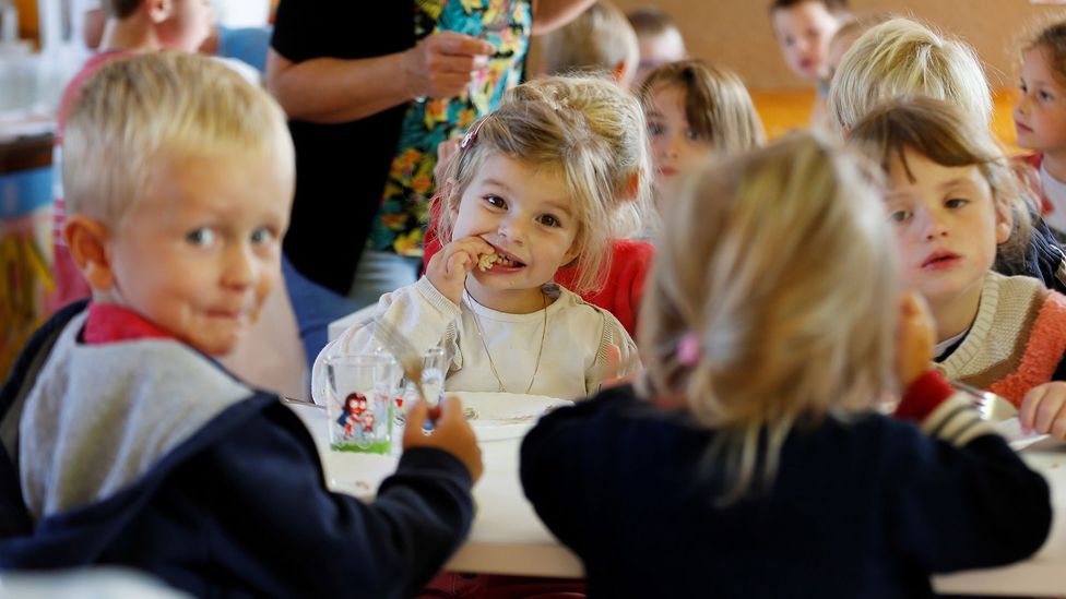 Children have lunch at the canteen of Courtonne-la-Meurdrac elementary school in France, which serves organic food exclusively (Credit: Getty) Children have lunch at the canteen of Courtonne-la-Meurdrac elementary school in France, which serves organic food exclusively (Credit: Getty)