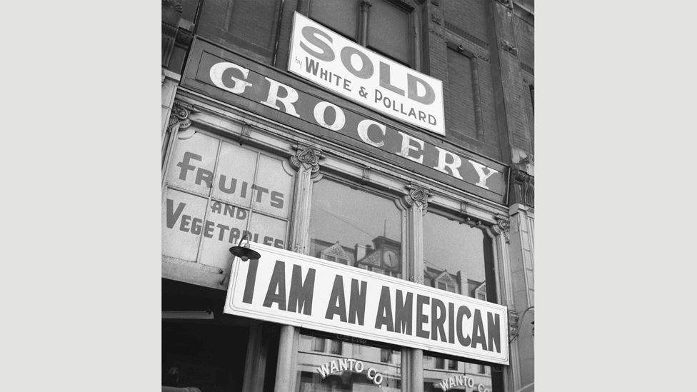 Dorothea Lange, Oakland, California, March 13, 1942 (Credit: National Archives) Dorothea Lange, Oakland, California, March 13, 1942 (Credit: National Archives)