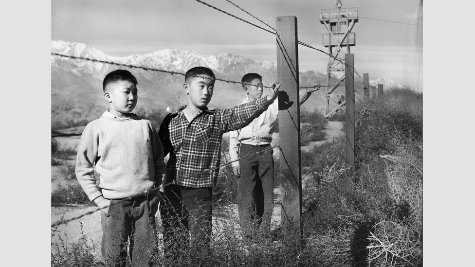 Tōyō Miyatake, Three Boys Behind Barbed Wire, 1944 (Credit: Toyo Miyatake Studio) Tōyō Miyatake, Three Boys Behind Barbed Wire, 1944 (Credit: Toyo Miyatake Studio)